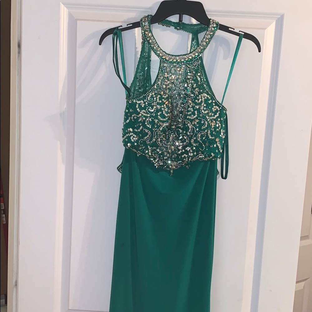 Prom dress / Im 5”3 and wore a 2 inch heal